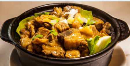 Beef brisket in claypot