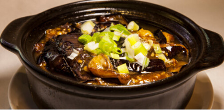 Salted fish flavoured eggplants and chicken in claypot
