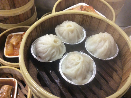 Steamed mini Shanghainese pork bun (4 pieces)